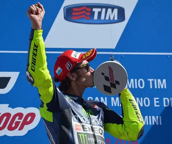 Valentino Rossi ha sbriciolato il muro dei 5000 punti in carriera e ha battuto il record di longevità di Capirossi (maggior lasso di tempo tra prima e ultima vittoria).