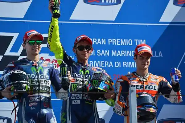 Valentino Rossi ha sbriciolato il muro dei 5000 punti in carriera e ha battuto il record di longevità di Capirossi (maggior lasso di tempo tra prima e ultima vittoria).