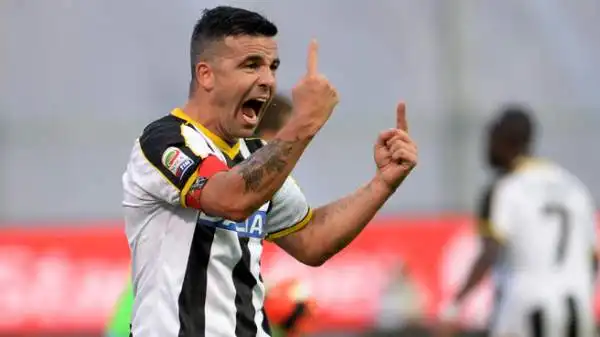 Udinese-Chievo 1-1. Di Natale 6,5. Il 200esimo gol in 400 partite di serie A è un risultato da celebrare. Ma arriva in una giornata non troppo positiva. E in cui rifila un colpo maligno a Bellomo.