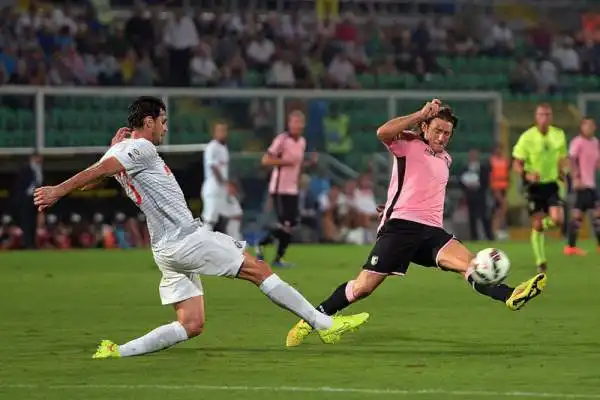 Inter, solo 1-1 a Palermo. Vazquez porta in vantaggio i rosanero su topica di Vidic, di Kovacic la rete del pareggio.
