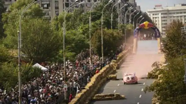Torino il 28 settembre ospiterà la tappa italiana della Red Bull Soapbox Race: piloti amatoriali gareggiano al volante di vetture senza motore e costruite in casa.