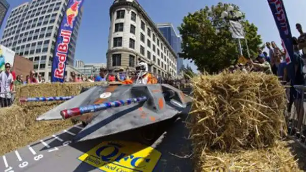 Torino il 28 settembre ospiterà la tappa italiana della Red Bull Soapbox Race: piloti amatoriali gareggiano al volante di vetture senza motore e costruite in casa.