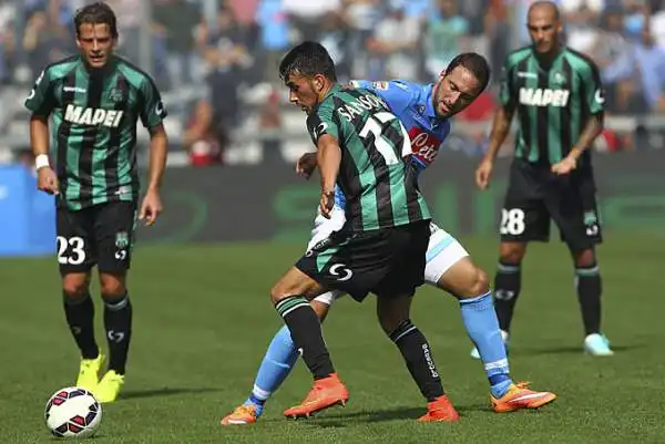 A Sassuolo il Napoli trova alla vittoria dopo quasi un mese e con questi 3 punti torna a respirare in classifica; decide la partita un gol di Callejon.