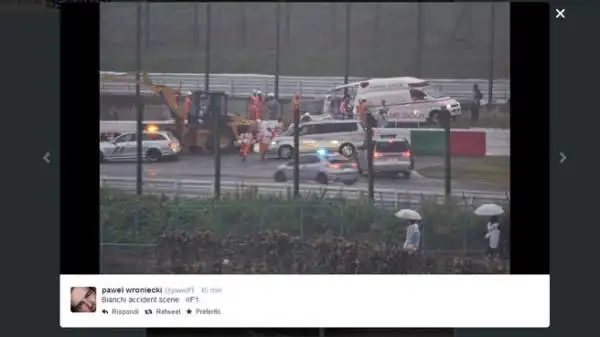 Durante il Gran Premio del Giappone, investito dal tifone Phanfone, Jules Bianchi si è schiantato sotto la gru che stava già recuperando la macchina di Sutil.