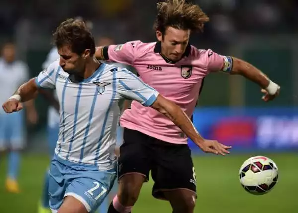 Al Renzo Barbera il Palermo perde 0-4 con la Lazio. Tripletta dell'attaccante serbo Djordjevic e punto finale di Parolo. Vittoria meritata, ma passivo esagerato.