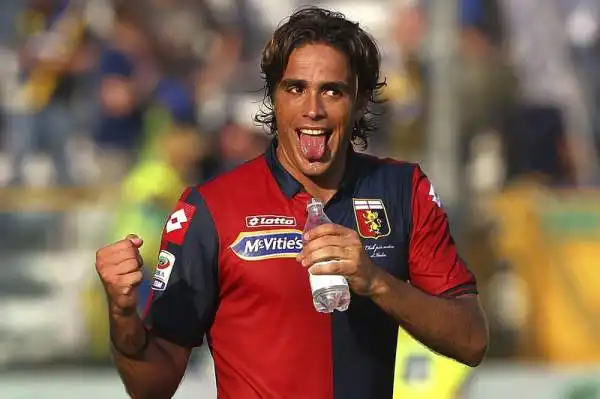 Parma-Genoa 1-2. Matri 6,5. Regala la vittoria al Grifone all'ultimo minuto. Ma nel corso della partita si era mangiato il mangiabile. Quasi un sospiro di sollievo per lui.