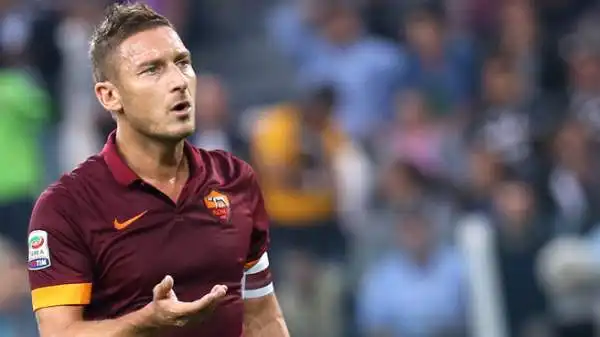 Juventus-Roma 3-2. Totti 6. La difesa della Juve non gli concede tregua, ma lui si guadagna e segna il gol del pareggio. Nella ripresa cala fisicamente e viene sostituito.