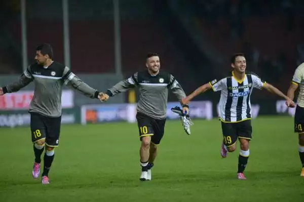 L'Udinese, con una doppietta di Di Natale e i gol di Heurtaux (in rovesciata!) e Thereau, sconfigge 4-2 il Parma (reti di Mauri e Cassano) e riconquista il terzo posto in classifica.