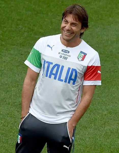 La nazionale italiana si allena a Coverciano agli ordini del commissario tecnico Antonio Conte in vista del prossimo impegno per le qualificazioni al prossimo europeo.