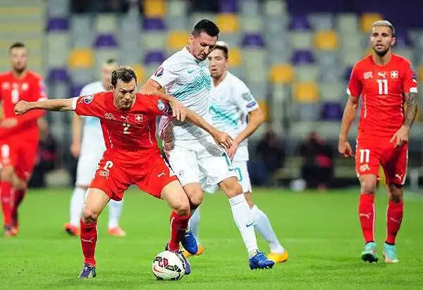 Continuano le partite valide per le qualificazioni a Euro 2016, Inghilterra-San Marino 5-0, Svezia-Russia 1-1, Slovacchia-Spagna 2-1, SLovenia-Svizzera 1-0, Macedonia-Lussemburgo 3-2.