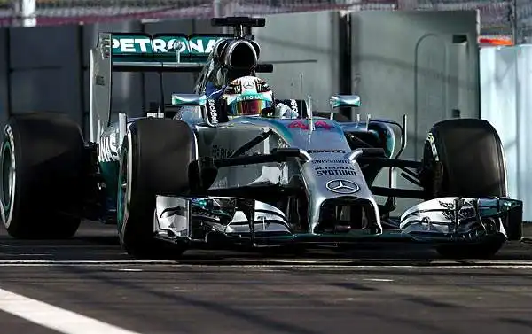 Nico Rosberg ha fatto registrare il miglior tempo in 1'42"311, precedendo il compagno di squadra Lewis Hamilton. Terzo posto per la McLaren di Button, seguito dalla Ferrari di Alonso.