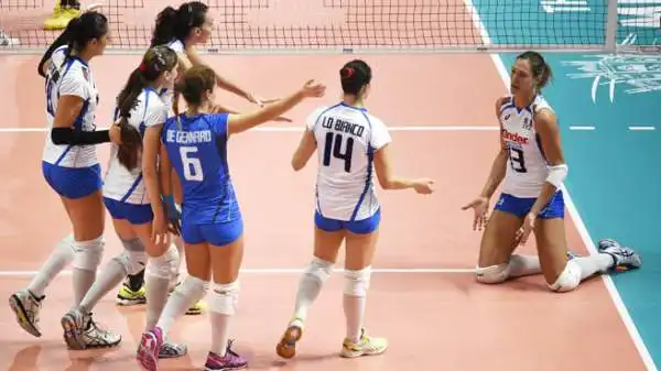 L'Italia ha perso la semifinale dei Mondiali di pallavolo femminile. La Cina si è imposta 3-1 e si giocherà l'oro con gli Stati Uniti. Finalina per il bronzo contro il Brasile per le Azzurre.
