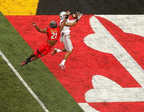 College Football: Una spettacolare ricezione di Devin Smith degli Ohio State Buckeyes che vale un touchdown contro i Meryland Terrapins