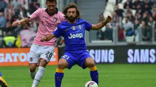 Juventus-Palermo 2-0. Pirlo 5,5. Anche contro i rosanero fatica, tanto che pochi istanti dopo il raddoppio Allegri lo richiama in panchina.