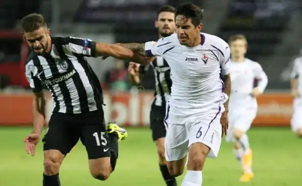 Paok-Fiorentina 0-1. Vargas 7. Non solo per il gol: sfiora infatti la doppietta personale e nel finale offre anche una palla invitantissima a Kurtic. Ispirato.