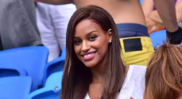 La modella belga è diventata celebre per la love story con Mario Balotelli.