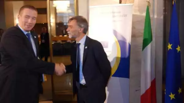 A Roma si è svolta una riunione informale dei ministri dello sport dell'Unione Europea: Graziano Delrio con l'estone Tonu Seil.