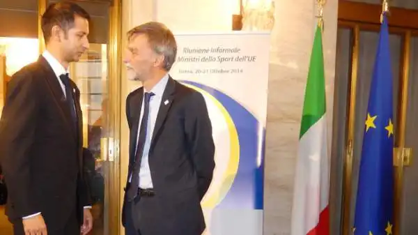 A Roma si è svolta una riunione informale dei ministri dello sport dell'Unione Europea: Graziano Delrio con il rumeno Ioan Augustin.