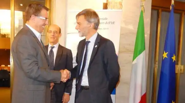 A Roma si è svolta una riunione informale dei ministri dello sport dell'Unione Europea: Graziano Delrio con l'austriaco Harald Treiber.