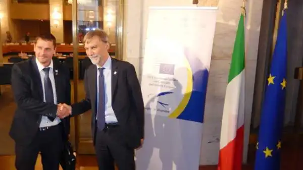 A Roma si è svolta una riunione informale dei ministri dello sport dell'Unione Europea: Graziano Delrio con il lettone Andis Geizans.