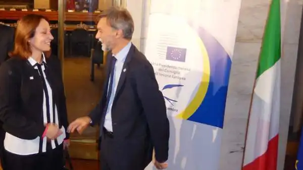 A Roma si è svolta una riunione informale dei ministri dello sport dell'Unione Europea: Graziano Delrio con la bulgara Evgeniya Radanova.