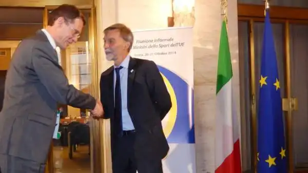 A Roma si è svolta una riunione informale dei ministri dello sport dell'Unione Europea: Graziano Delrio con il tedesco Ralf Gobel.