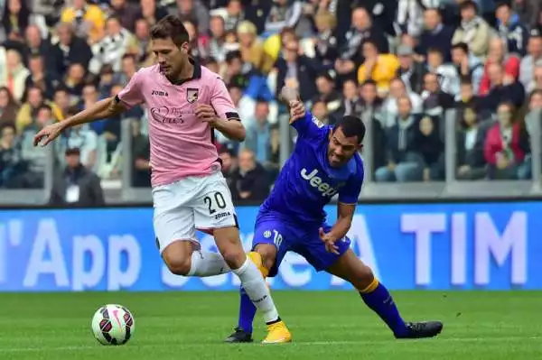 Vidal-Llorente, la Juve si riscatta. I bianconeri ripartono battendo per 2-0 il Palermo