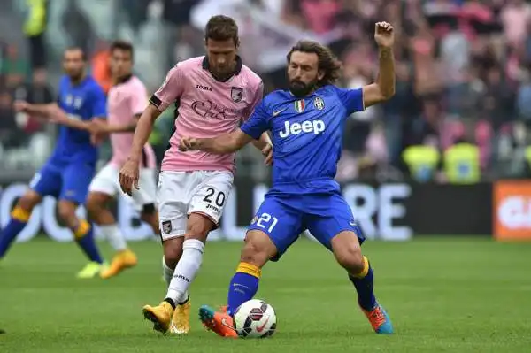Vidal-Llorente, la Juve si riscatta. I bianconeri ripartono battendo per 2-0 il Palermo