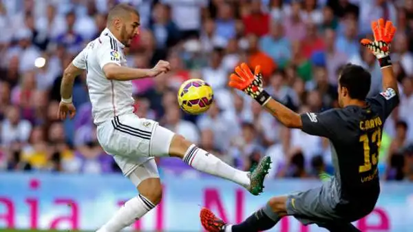 Spettacolo al Bernabeu per il Clasico, vinto 3-1 dal Real Madrid. Il Barcellona (debutto di Suarez) passa subito in vantaggio con Neymar, ma viene rimontato da Ronaldo (rigore), Pepe e Benzema.