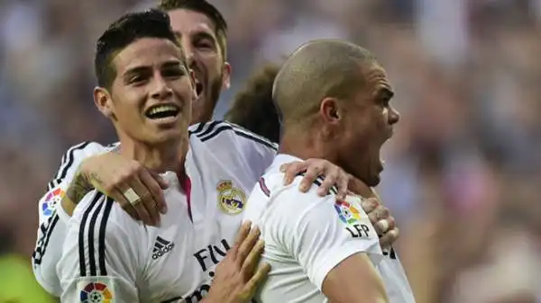 Spettacolo al Bernabeu per il Clasico, vinto 3-1 dal Real Madrid. Il Barcellona (debutto di Suarez) passa subito in vantaggio con Neymar, ma viene rimontato da Ronaldo (rigore), Pepe e Benzema.