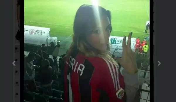 La splendida modella, uscita da una storia con l'allenatore della Juventus Massimiliano Allegri, ha festeggiato San Valentino scatenandosi sui social network.