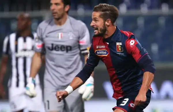 Genoa-Juventus 1-0. Antonini 7,5. Con una zampata nel finale regala al Grifone una vittoria storica, causa la prima sconfitta della Juve dal 30 marzo e consuma la sua vendetta su Allegri. Notte magica