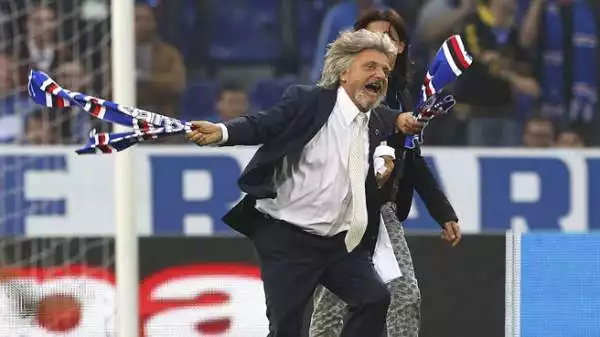 Ormai a Marassi è Massimo Ferrero show. Dopo la vittoria della Sampdoria sulla Fiorentina il presidente è entrato in campo scatenandosi nei festeggiamenti e mostrando una t-shirt autocelebrativa.