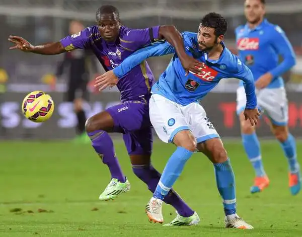 Higuain stende la Fiorentina. Il Napoli espugna il Franchi per 1-0.