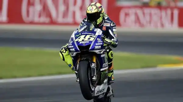 Dopo quattro anni, Valentino Rossi è tornato in pole. Il Dottore, che non scattava davanti a tutti dal Gp di Le Mans del maggio 2010, a Valencia si è lasciato alle spalle Iannone e Pedrosa.