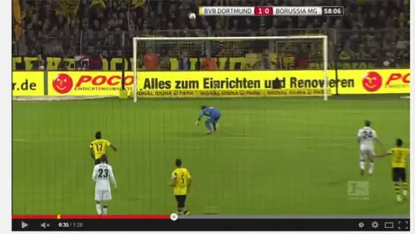 Kramer, centrocampista del Moenchengladbach, ha regalato la vittoria al Borussia Dortmund con un pazzesco gol da centrocampo.