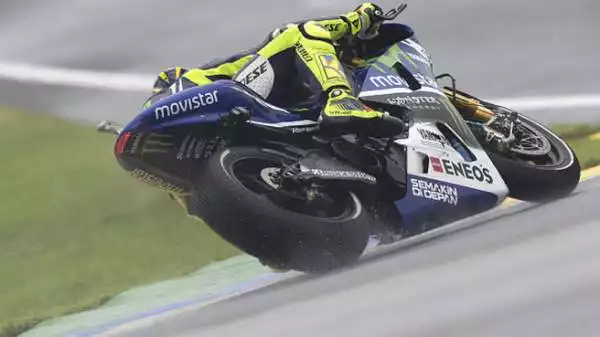 La stagione 2014 si è ufficialmente conclusa ma Valentino Rossi e compagni hanno già iniziato a provare le moto per il 2015.