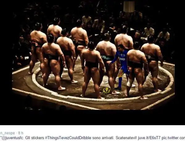 In mezzo a un gruppo di lottatori di sumo.