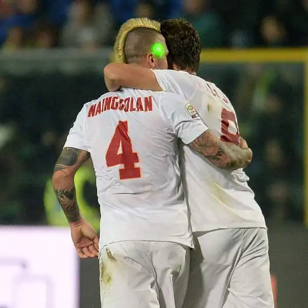 Vittoria 2-1 in rimonta per la Roma a Bergamo. Nel primo anticipo della dodicesima giornata di serie A, Ljajic e Nainggolan ribaltano il gol lampo di Maxi Moralez.