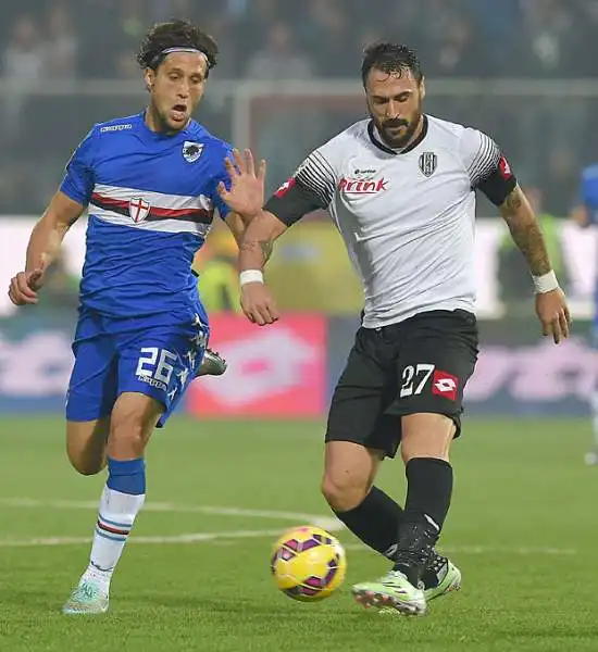 Partita molto intensa in quel del Manuzzi con le due squadre che si dividono la posta in palio. Fa tutto il Cesena che va in vantaggio con Lucchini e regala il pareggio con un'autorete di Nica.