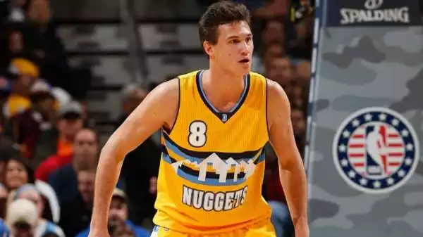 Nato a Sant'Angelo Lodigiano, figlio d'arte (papà Vittorio vinse tutto con l'Olimpia), è stato portato in NBA dai New York Knicks. A Denver dal 2011, è tornato a disposizione dopo il lungo infortunio.
