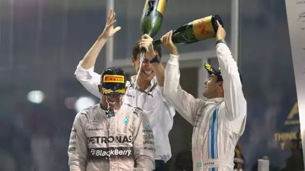 Hamilton ha conquistato d'autorità l'alloro iridato e lasciato a bocca asciutta il compagno di scuderia Rosberg.
