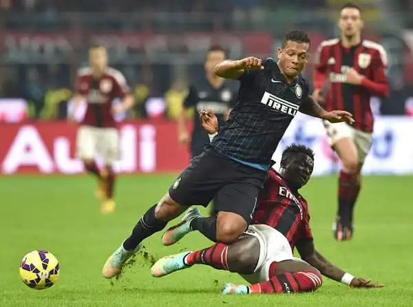 A San Siro finisce in parità un derby combattuto ed equilibrato. Il ritorno sulla panchina dell'Inter termina così con un 1-1 con le reti di Menez nel primo tempo e Obi nella ripresa.