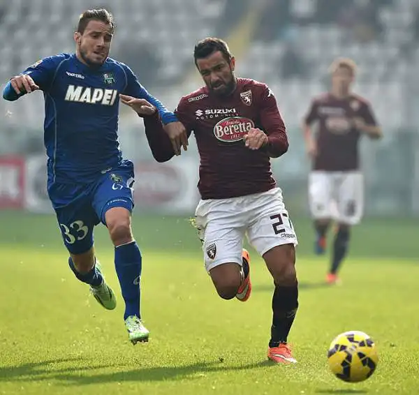 Rigori ancora stregati per il Torino, il Sassuolo espugna il comunale. Sanchez Mino sbaglia il quinto penalty di fila per i granata. Poi Floro Flores segna nei minuti finali.