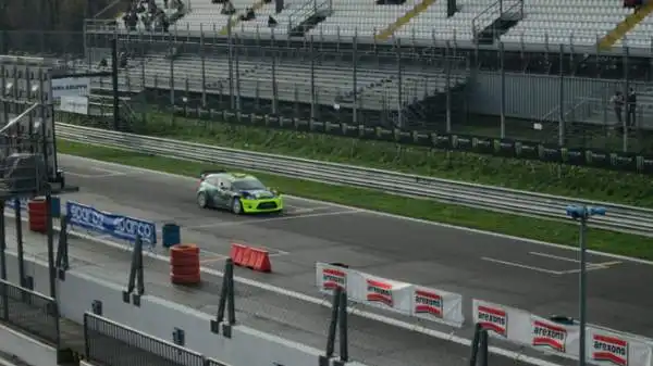 Grande spettacolo al Monza Rally Show 2014, con Valentino Rossi ma anche Robert Kubica e Ken Block.