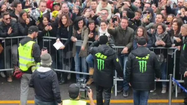 Grande spettacolo al Monza Rally Show 2014, con Valentino Rossi ma anche Robert Kubica. Proprio il polacco, in coppia con Alessandra Benedetti, ha battuto il Dottore nel testa a testa finale.