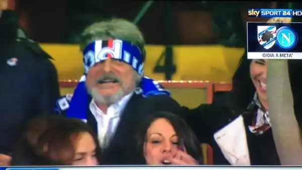 Ferrero incontenibile: con la sciarpa a mo' di bandana si lamenta per l'arbitraggio di Rocchi in Juventus-Sampdoria.