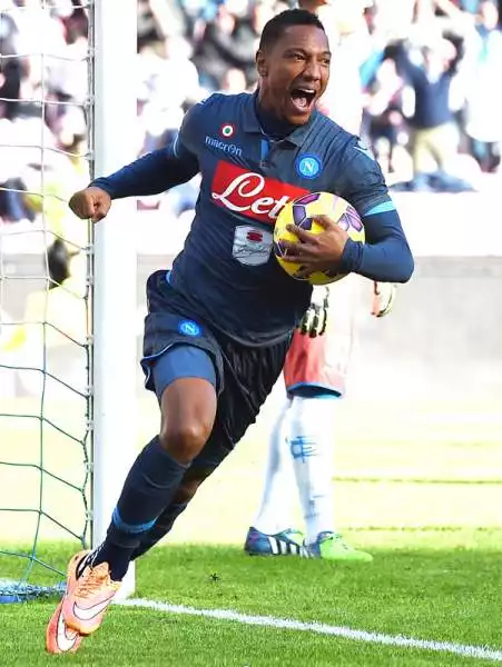 Pareggio ricco di emozioni al San Paolo con i toscani che vanno sul 2-0 con le reti di Rugani e Verdi e con il Napoli che acciuffa il pari con i gol di Zapata e De Guzman.