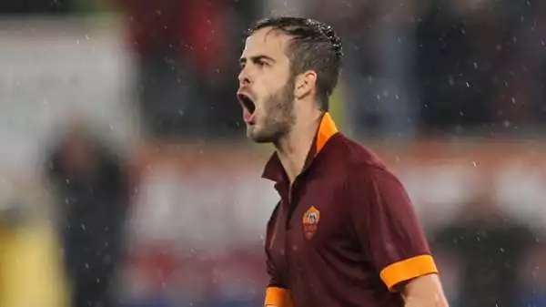 Roma-Inter 4-2. Pjanic 8. Il man of the match gioca un primo tempo a intermittenza. Nella ripresa sale in cattedra e chiude i conti con una doppietta d'autore.