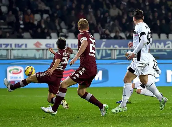 Bella partita all'Olimpico con il Palermo che va avanti due volte con Rigoni e Dybala e con i granata che rispondo due volte: prima con il primo gol in A di Martinez e poi con capitan Glik.